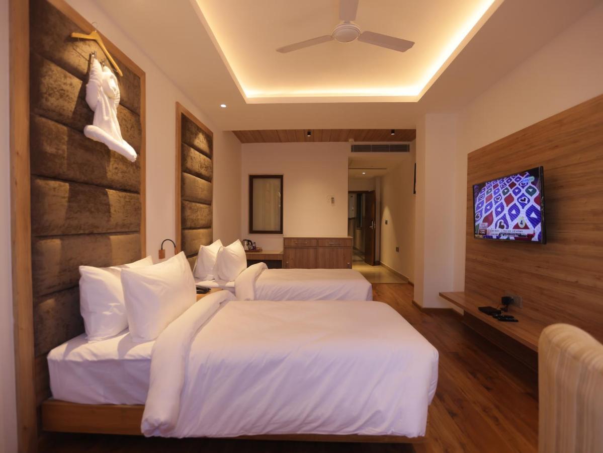 Clarks Inn Express, Dehradun Exterior foto